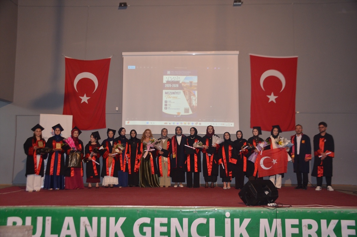 Muş Alparslan Üniversitesi\'nde Mezuniyet Töreni