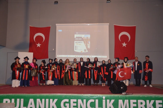 Muş Alparslan Üniversitesi'nde Mezuniyet Töreni