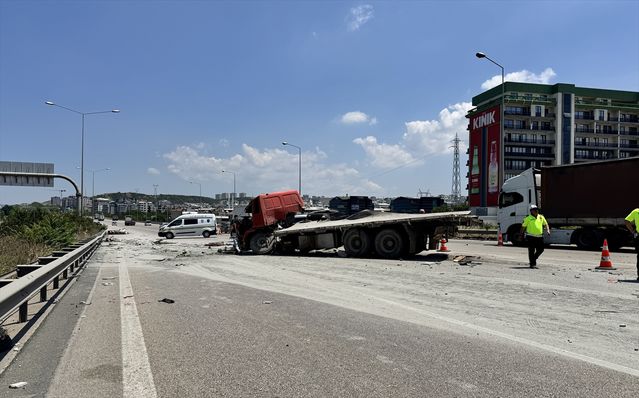 Bursa'da Kamyon Kazası: Sürücü Hayatını Kaybetti