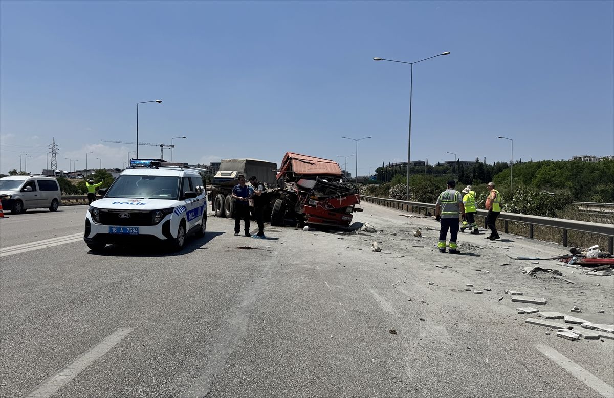 Bursa\'da Feci Kaza: Kamyon Sürücüsü Hayatını Kaybetti