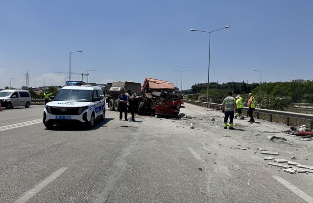 Bursa'da Feci Kaza: Kamyon Sürücüsü Hayatını Kaybetti