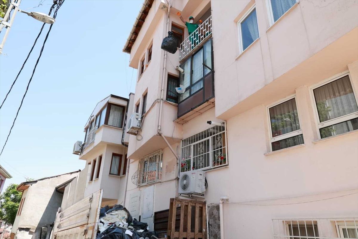 Bursa\'da 20 Ton Çöp Temizlendi
