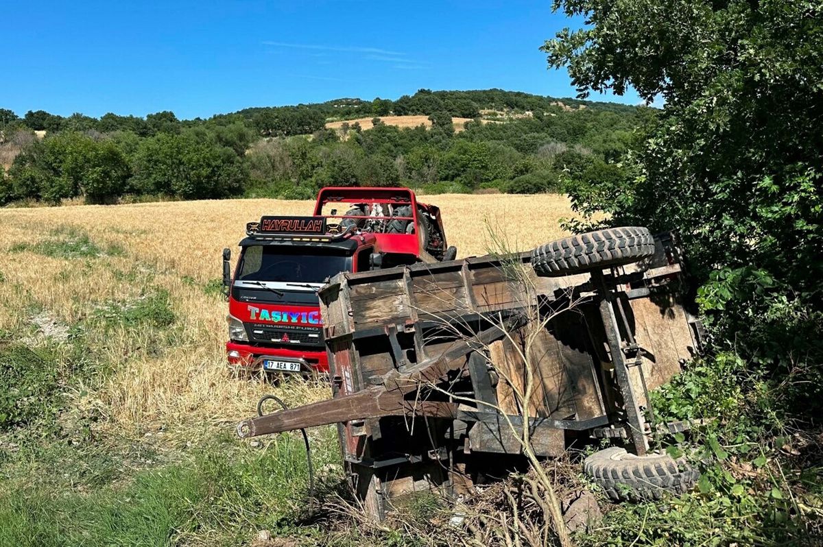Traktör Devrildi, Sürücü Hayatını Kaybetti