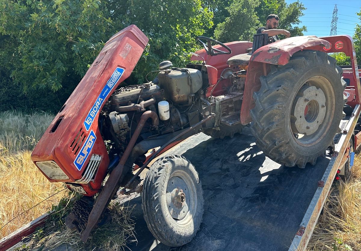 Traktör Devrildi, Sürücü Hayatını Kaybetti