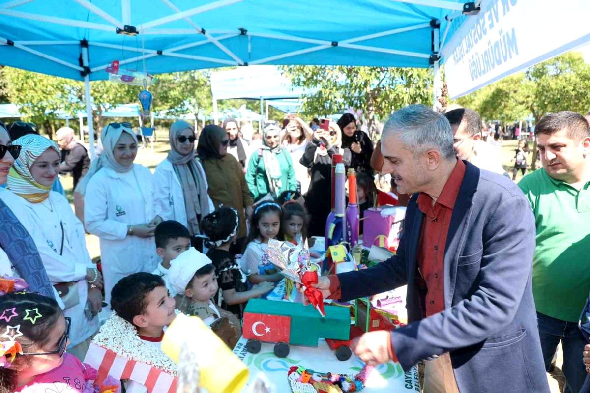 Çayırova\'da çevre şenliği renkli görüntülere sahne oldu