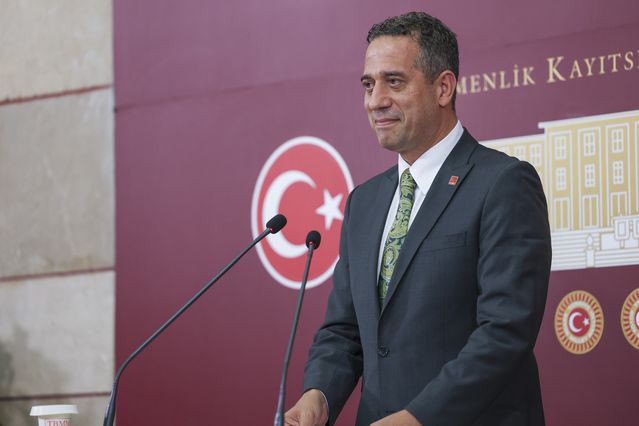 CHP'de kurultay çağrısı: 'Sarayın oyununa alet olmayın'