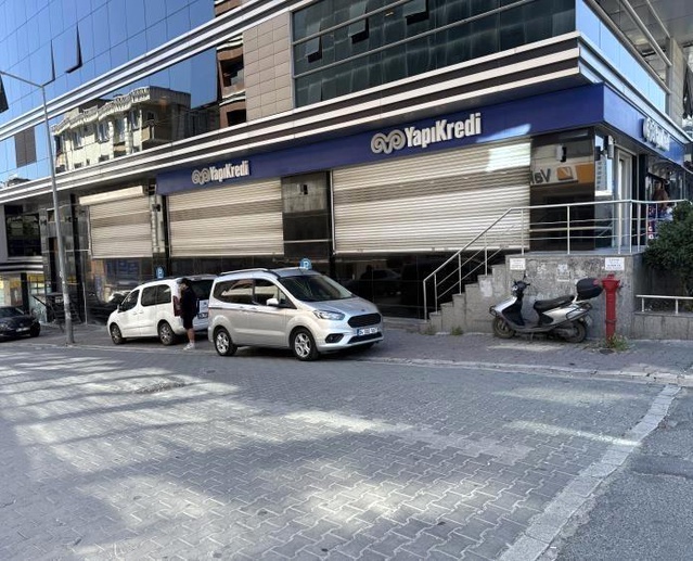 Esenyurt'ta Bankaya Silahlı Saldırı