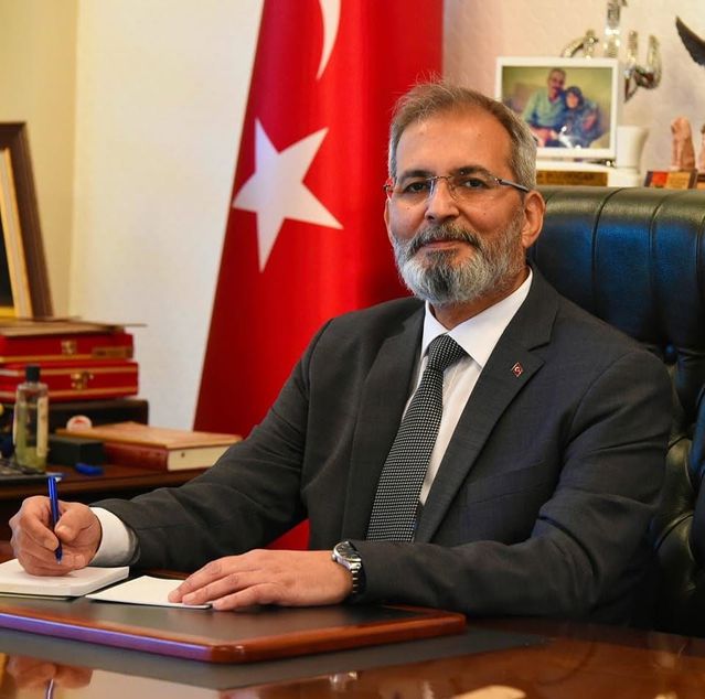 Eski belediye başkanına nitelikli dolandırıcılıktan 60 yıl h