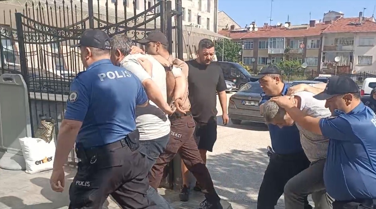 Okul Bekçisine Darbe: İki Tutuklama