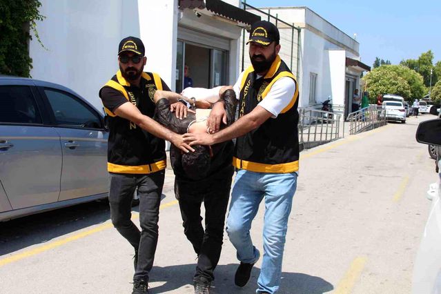 Platonik Aşk Cinayeti: Genç Kadın Bıçaklandı