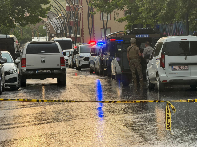 İşitme engelli kardeşini ve bir polis memurunu yaralayan şüpheli, operasyonla etkisiz hale getirildi