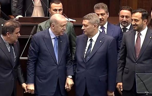 İYİ Partili vekil Beyaz, AK Parti'ye geçti
