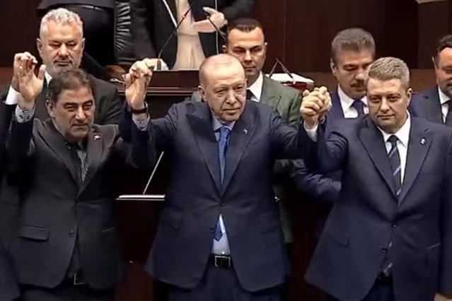 İYİ Parti’den istifa eden İstanbul Milletvekili Ersin Beyaz AK Parti’ye katıldı