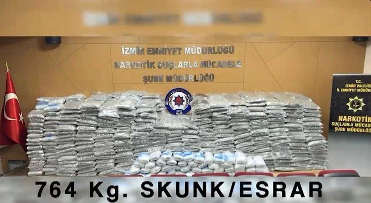 İzmir\'de 764 Kilogram Uyuşturucu Ele Geçirildi