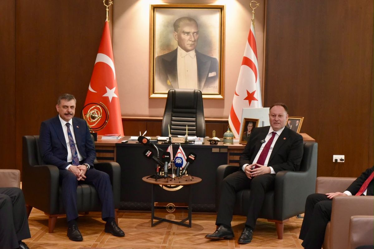 KKTC Başbakanı Ünal Üstel, Bakan Çiftçi\'yi Ağırladı