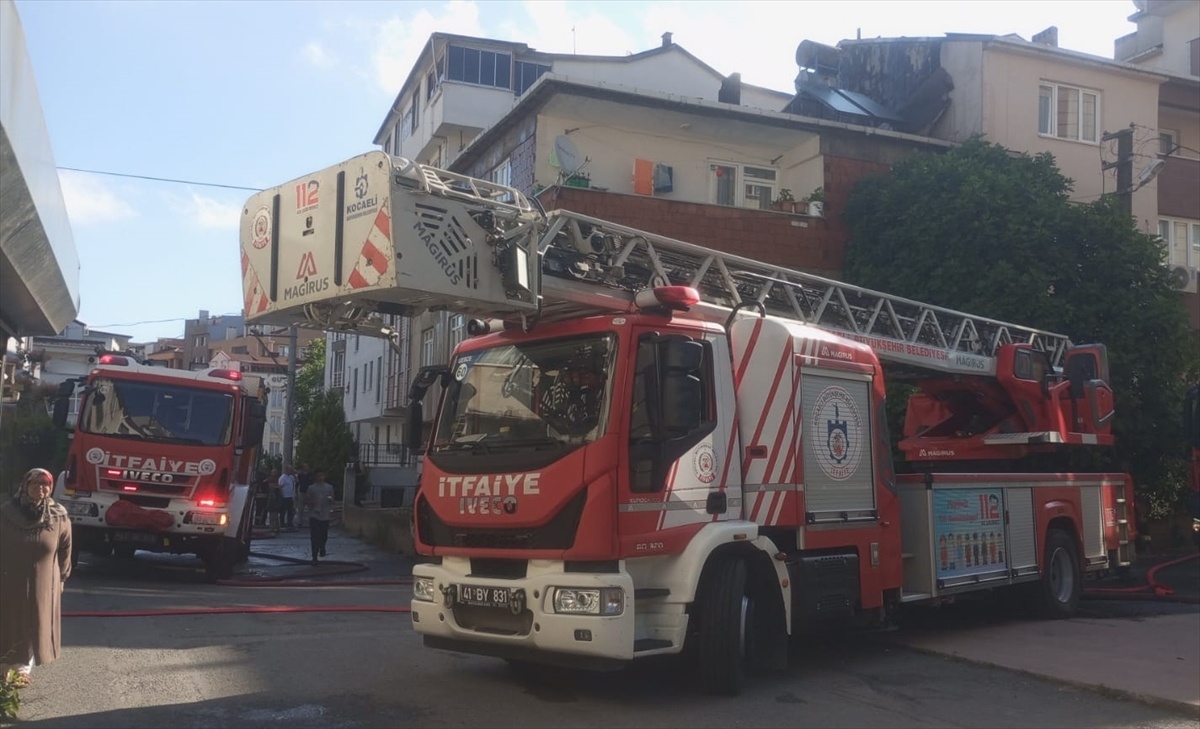 Gebze\'de Apartman Yangını