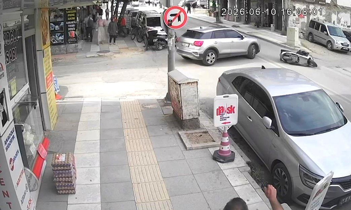 Elazığ\'da Motosiklet Kaza Anı Kamerada