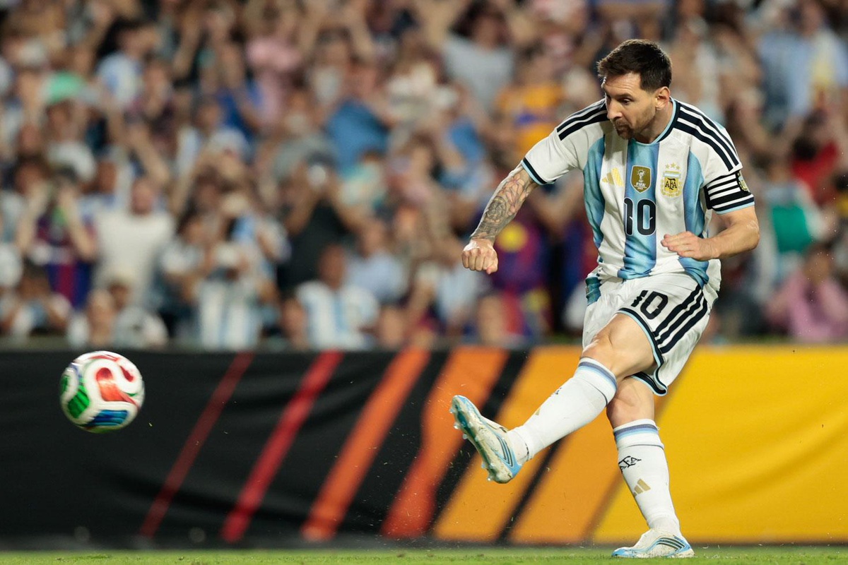 Lionel Messi 45 saniyede tarihe geçti