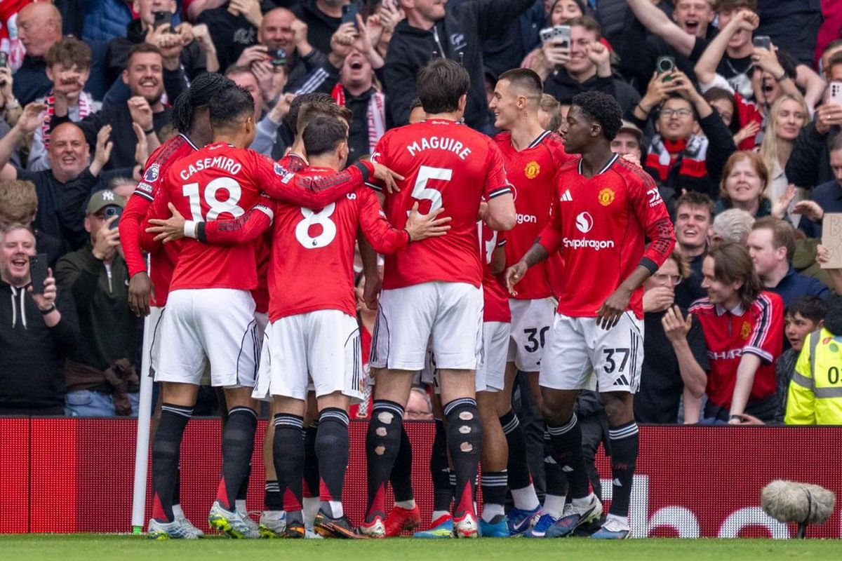 Manchester United\'da 3 ayrılık birden