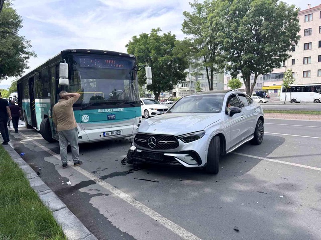 Kayseri'de Trafik Kazası: 1 Yaralı