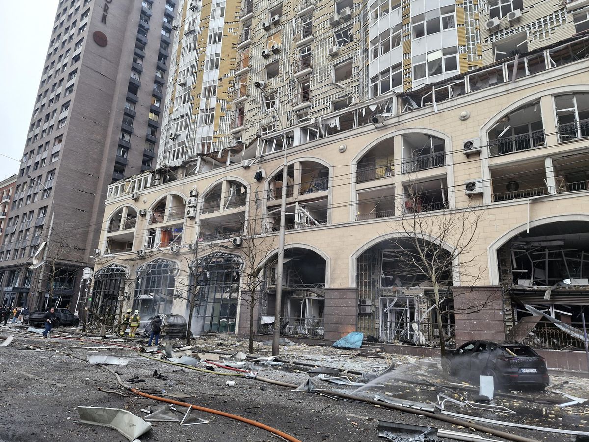 Rusya, Ukrayna\'ya Saldırılara Devam Ediyor