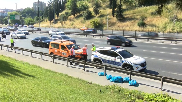TEM Otoyolu'nda araç takla attı; trafikte yoğunluk oluştu