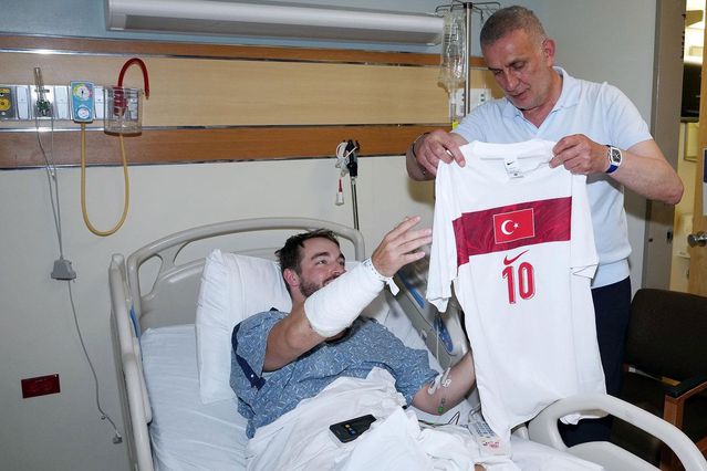 TFF Başkanı Hacıosmanoğlu, kaza geçiren ABD'li polisi hastan