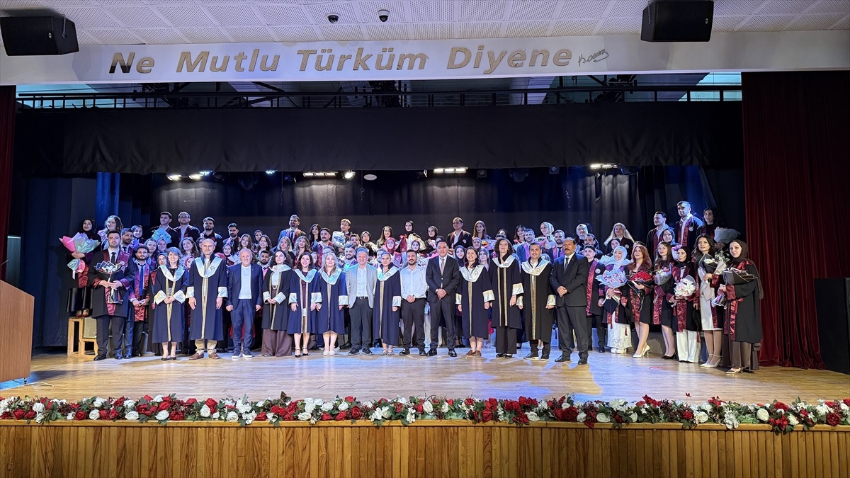 Fatih Eğitim Fakültesi\'nden Mezuniyet Coşkusu