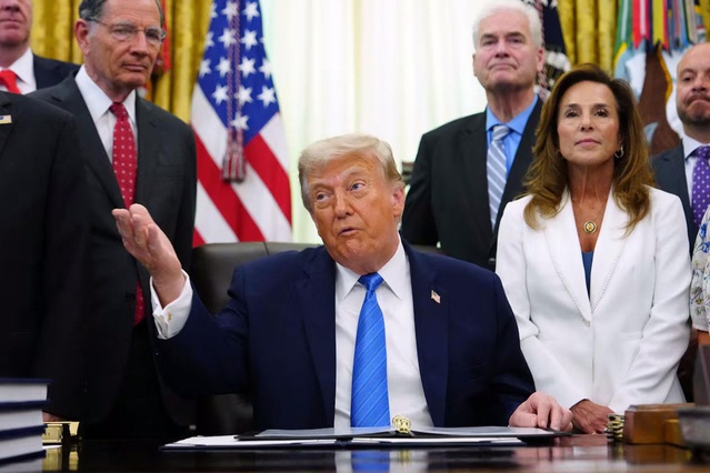 Trump, skandallarla anılan Demokrat Partili ismi domuza benz
