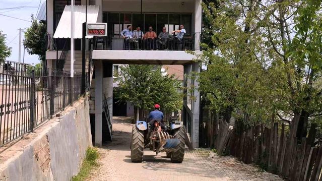 Sıra Dışı Mahalle Konağı