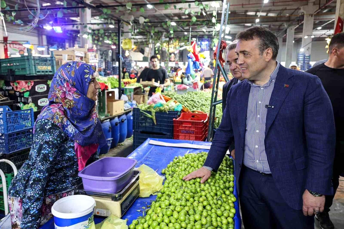 Vali Sözer, Bozüyük Pazarını Ziyaret Etti