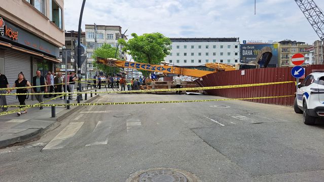 Vinç Devrildi, Trafik Felç Oldu