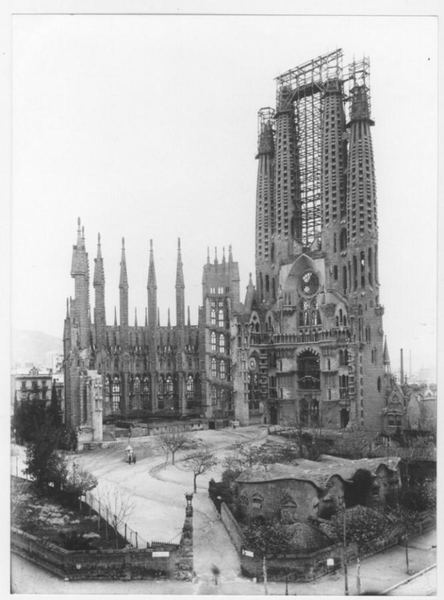 Sagrada Familia: Dünyanın En Yüksek Kilisesi