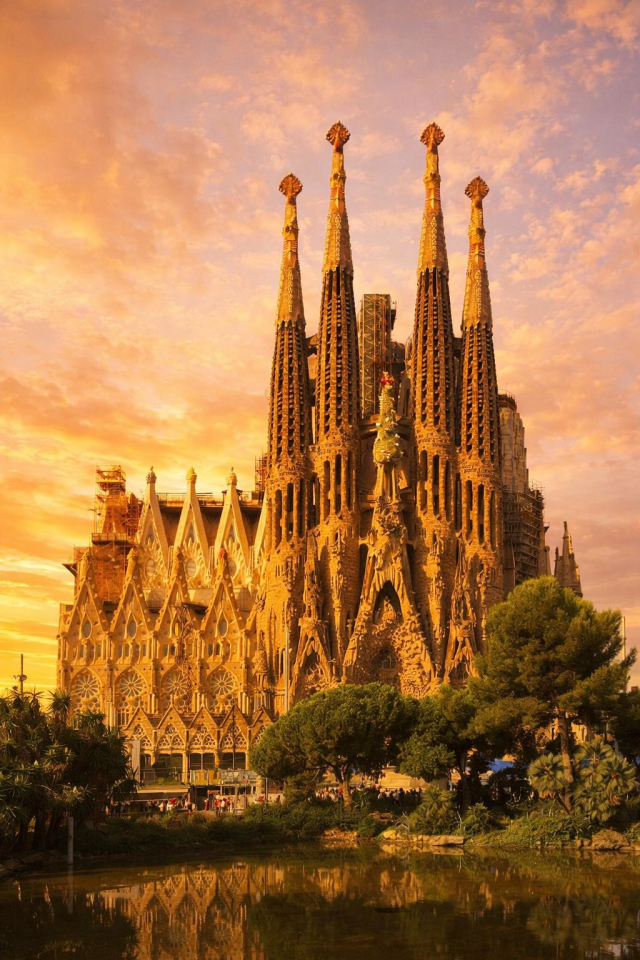 Sagrada Familia: Dünyanın En Yüksek Kilisesi