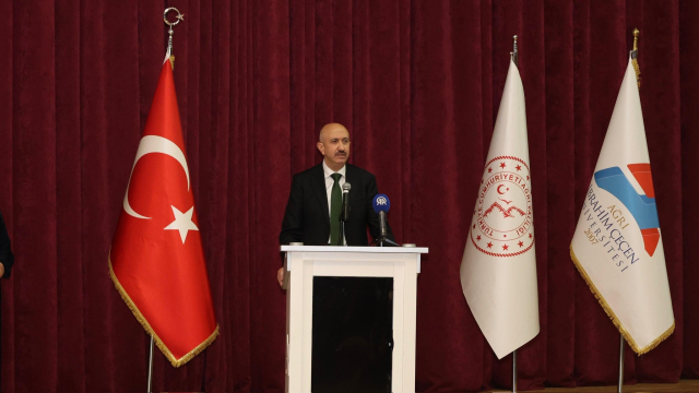 Ağrı’da Prof. Dr. Sadettin Ökten Bilgi Şöleni başladı