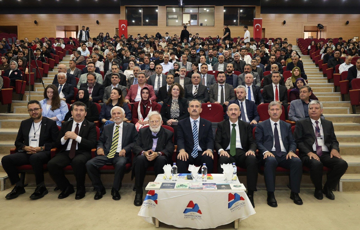 Ağrı’da Prof. Dr. Sadettin Ökten Bilgi Şöleni başladı