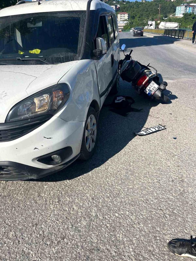 Zonguldak'ta Trafik Kazası: İki Yaralı