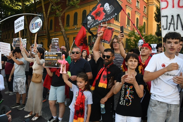 Arnavutluk’ta Trump bağlantılı turizm projesi protestoları sürüyor