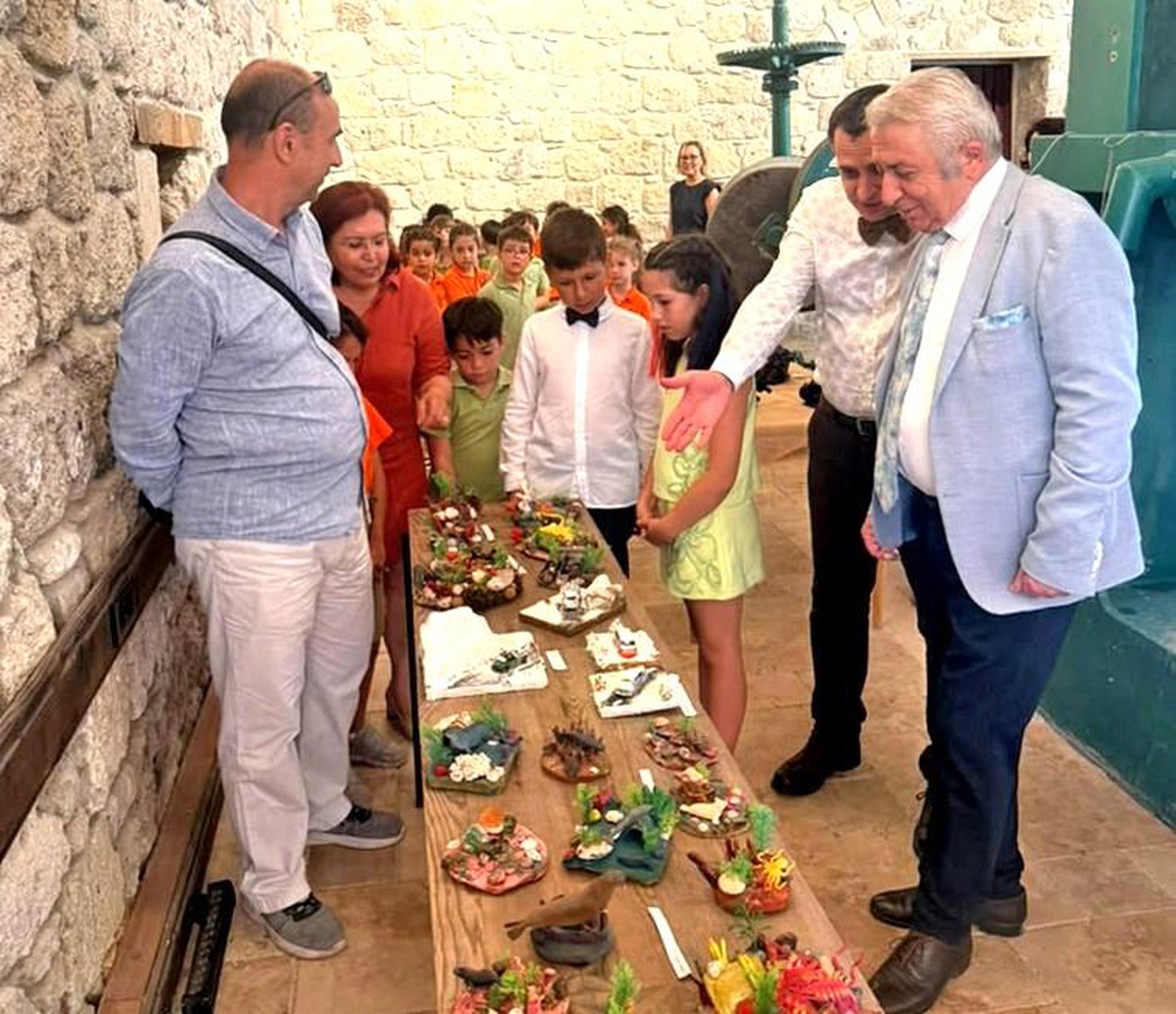 Geri dönüşümle sanat: Öğrenciler atıklardan eser üretti