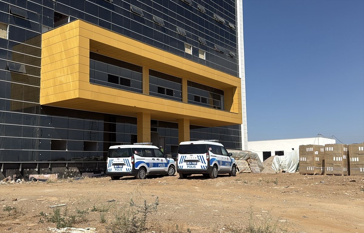 İşçi İnşaatta Düşerek Ağır Yaralandı
