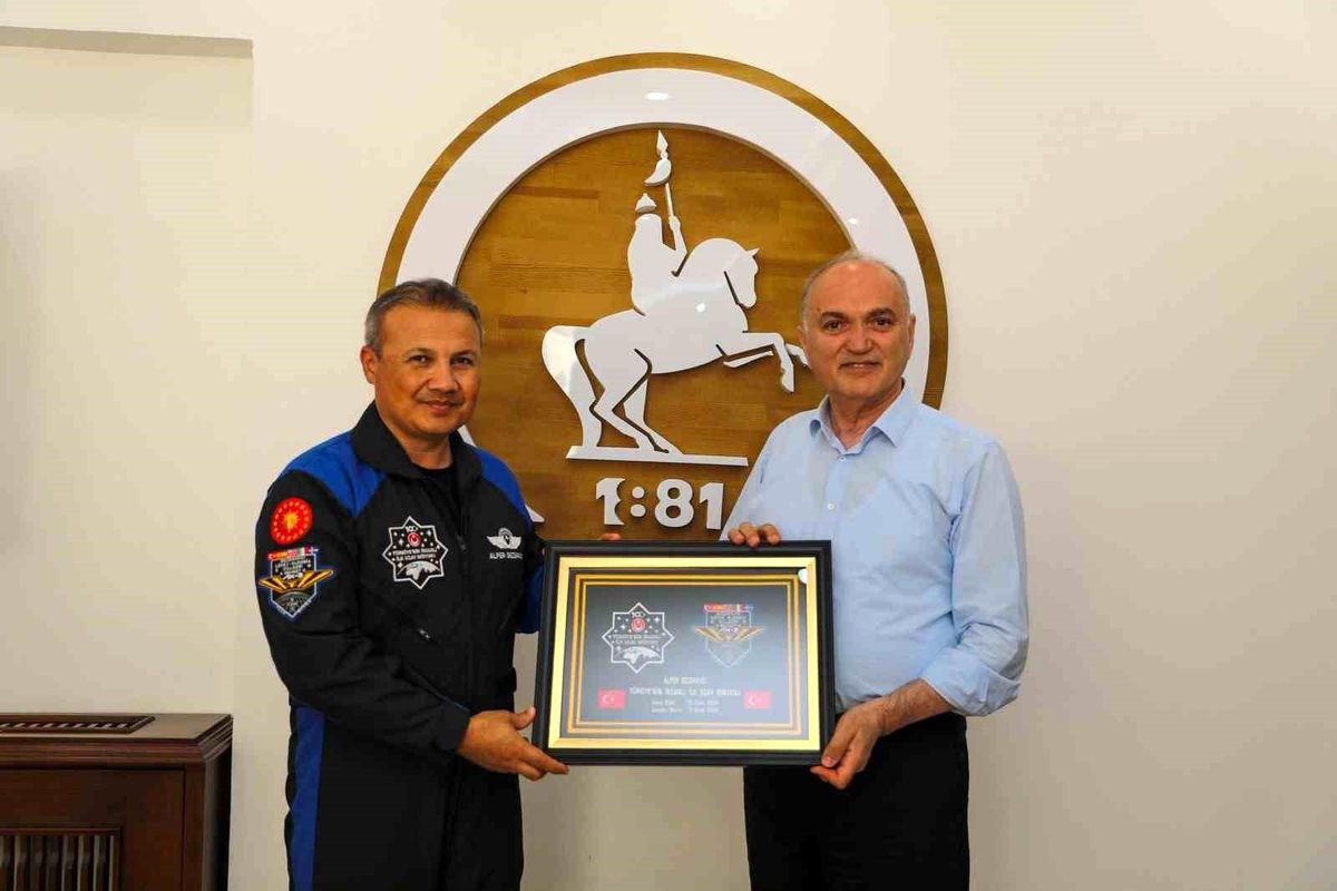 Başkan Özlü, Türkiye\'nin ilk astronotunu ağırladı