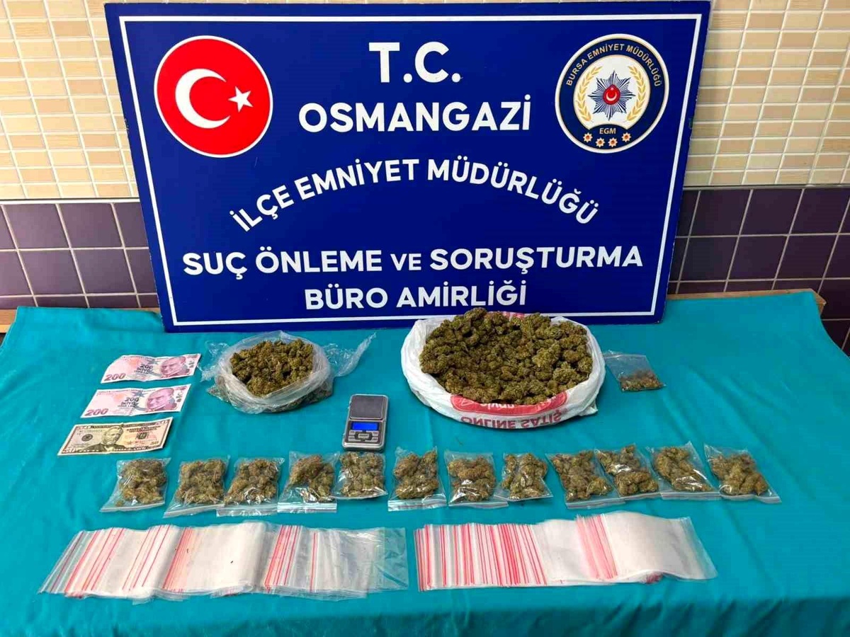 Bursa\'da Uyuşturucu Operasyonu: 4 Gözaltı
