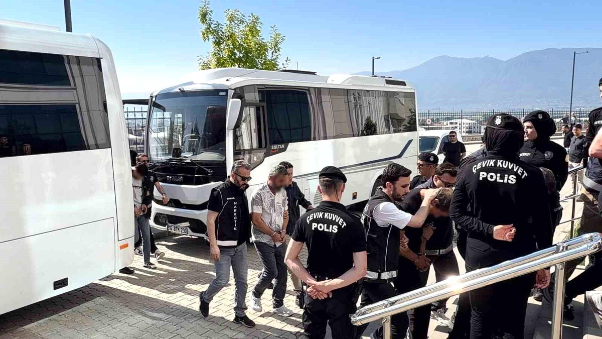 Bursa\'da Uyuşturucu Operasyonu: 40 Tutuklama