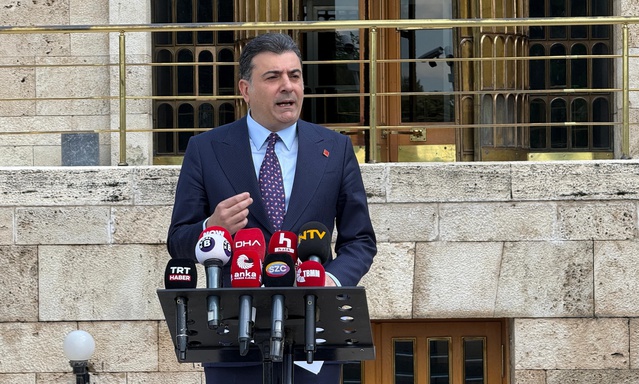 CHP'de İstifa Depreği: 28 Üye Ayrıldı