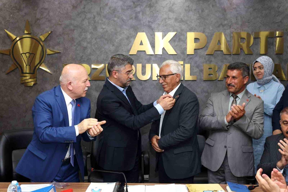 CHP\'li meclis üyesi istifa ederek AK Parti\'ye geçti