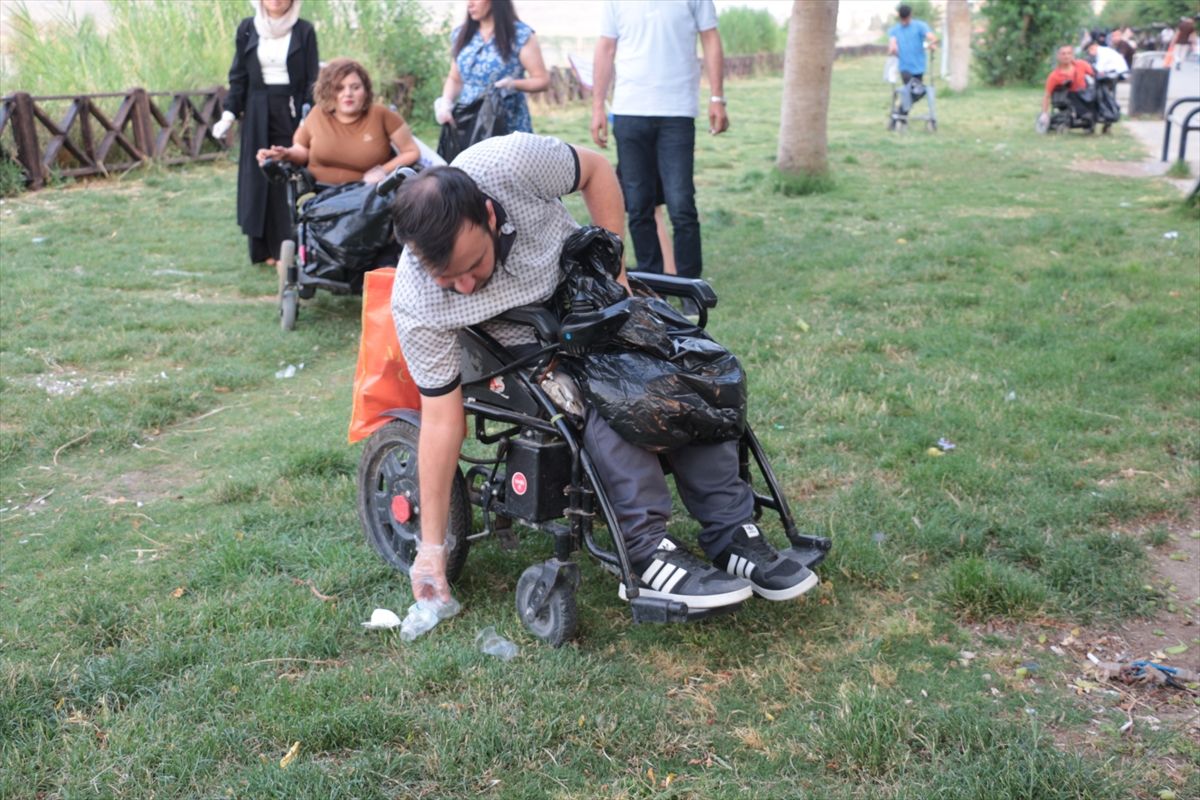 Cizre\'de Engellilerden Temizlik Hareketi