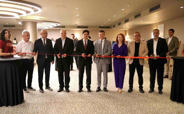 Mersin'de Atıktan Kağıda Resim Sergisi