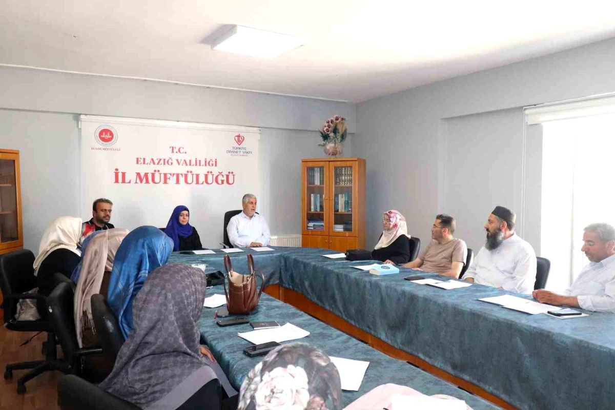 Elazığ\'da Aile ve Manevi Rehberlik Faaliyetleri Değerlendirildi