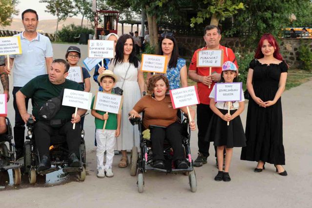 Cizre'de Engellilerden Temizlik Etkinliği