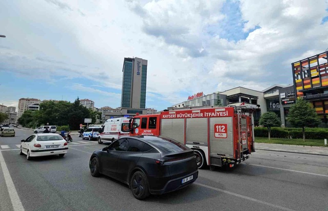 AVM'de Canlı Bomba İhbarı: 13 Yaşındaki Çocuk Göza